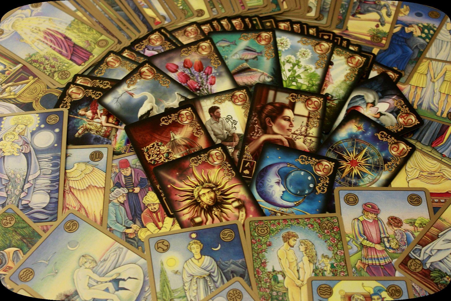 tarot carte divination - voyance en privé pas chère - ELEMIAH VOYANCE 01.78.41.48.80